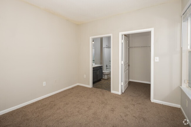 2BR, 2BA - 1,104SF - Primary Bedroom