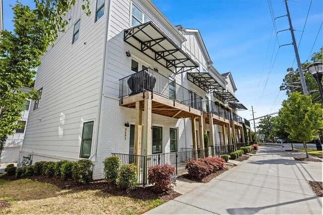 Photo - 2493 Sycamore Rd NW