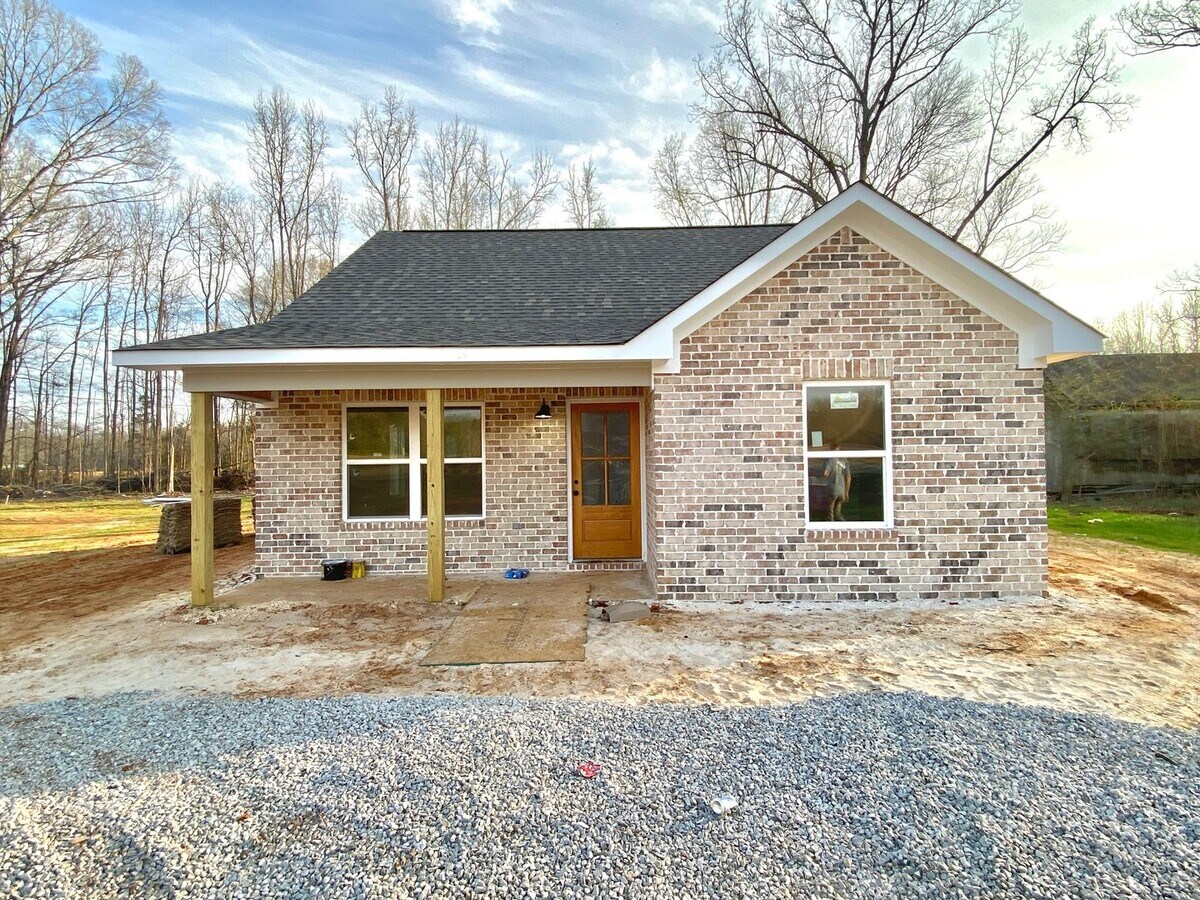 3 Bedroom 2 Bath House - 3 Bedroom 2 Bath House