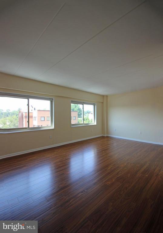 Photo - 200 Locust St SE Unidad 405