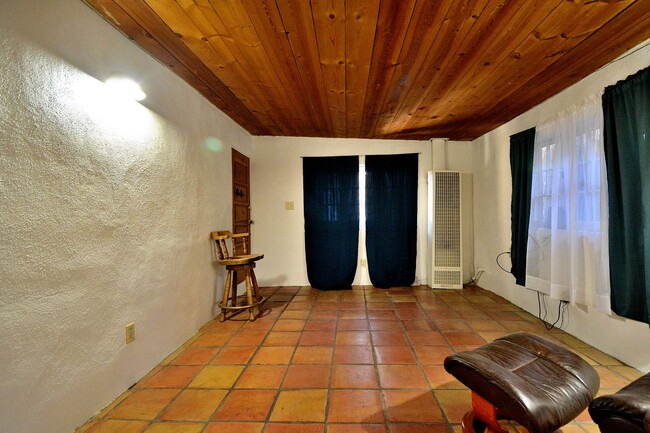 Photo - 142 Duran St