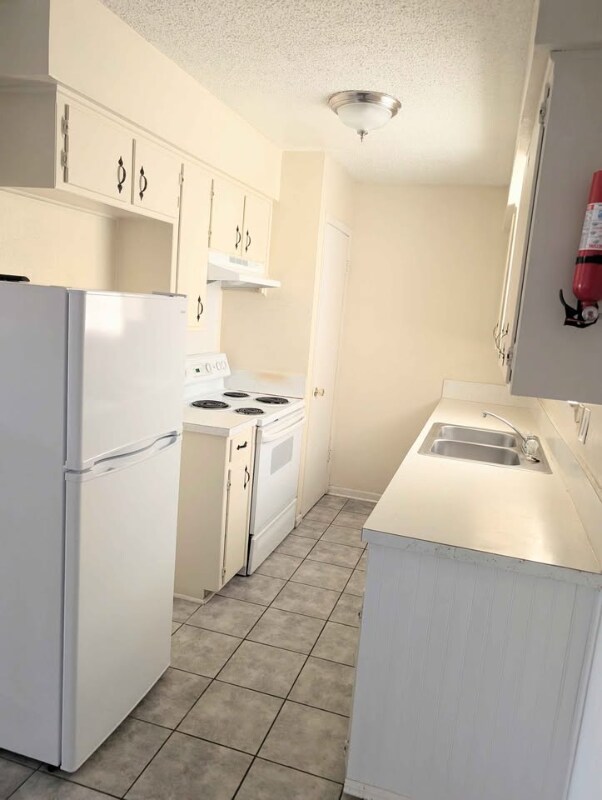 Photo - 101 N 3rd St Unidad 13