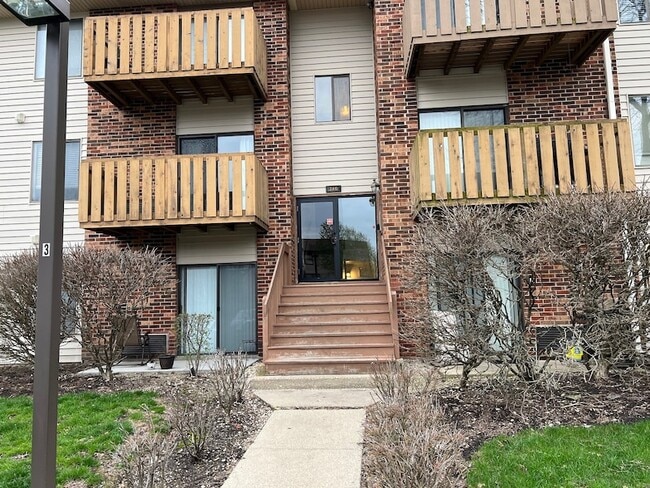 Building Photo - 746 Prescott Dr Unit 205