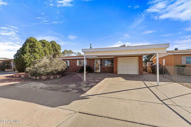 Building Photo - 5828 Sturgeon Dr