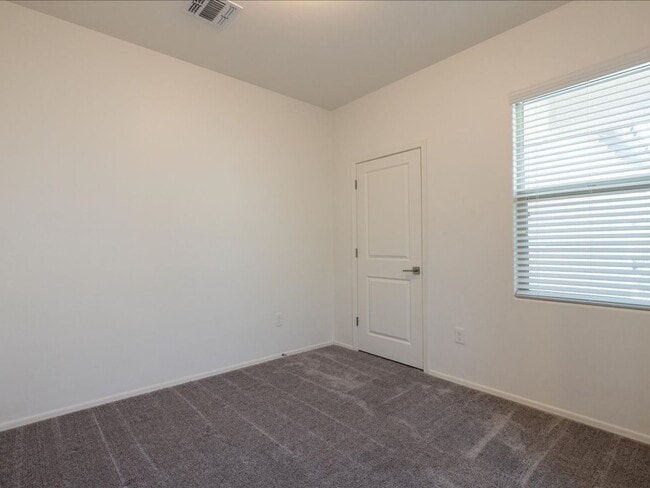 Photo - Modern Comfort Meets Community Living – 3 Bed, 2 Bath Beauty with Resort-Style Amenities!