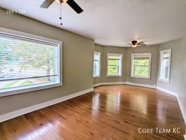 Building Photo - 4328 Roanoke Pkwy Unit 303