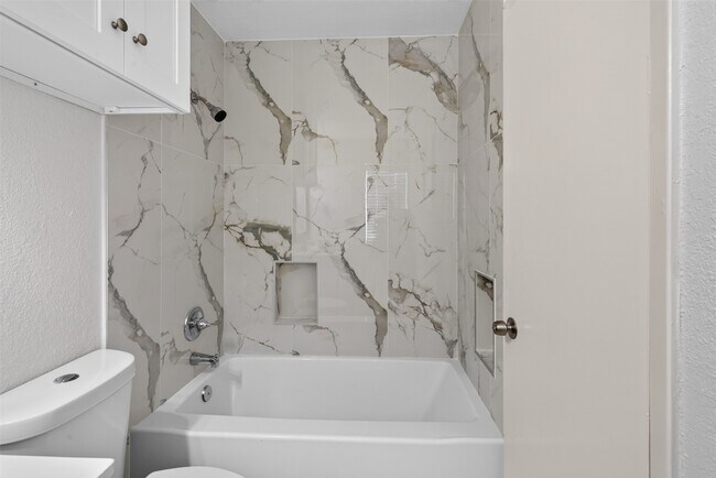 Photo - 6525 Renwick Dr