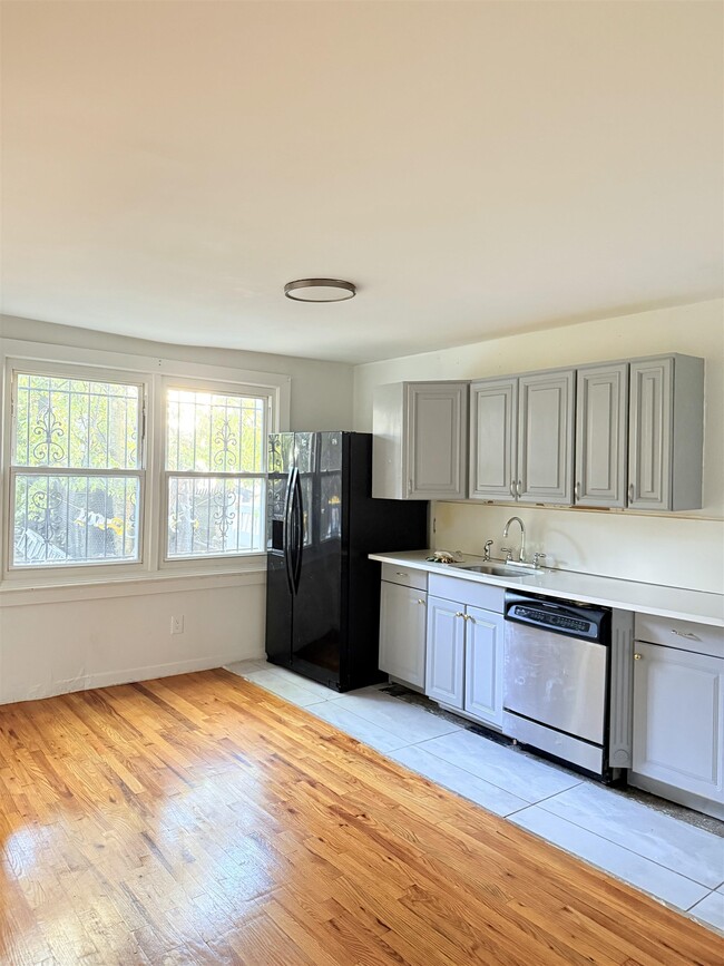 Photo - 189 Garfield Ave