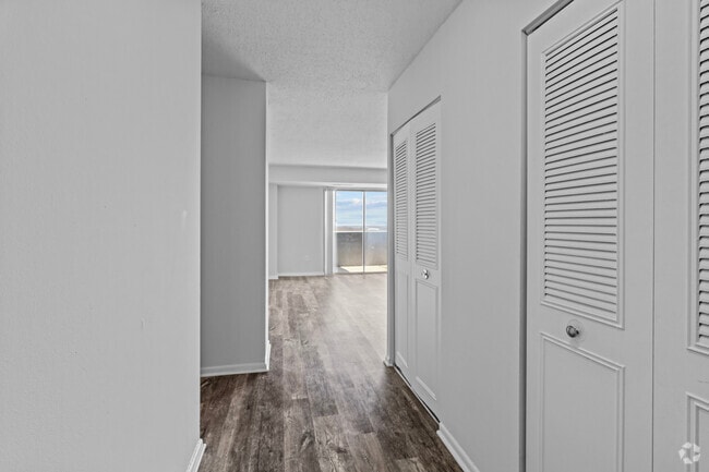 Interior Photo - Waterford Tower Rental