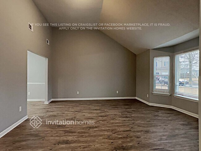 Photo - 3913 Arabian Way SW