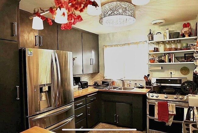 Photo - 1720 E 2nd St Unidad Charming Condo By Beach