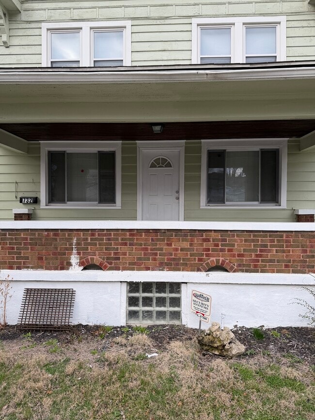 Photo - 732 Rockford Ave