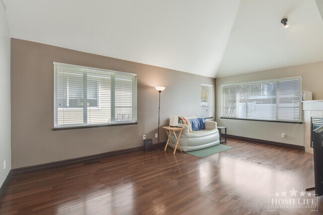 Photo - Spacious 4 Bed 4 Bath Townhome in Gated Alder Park Community in Panorama Ridge Unité 63