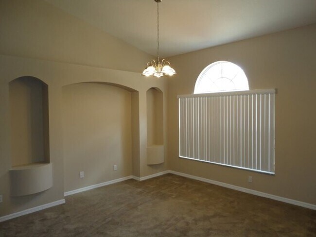 Photo - 2610 Vinedale Ave