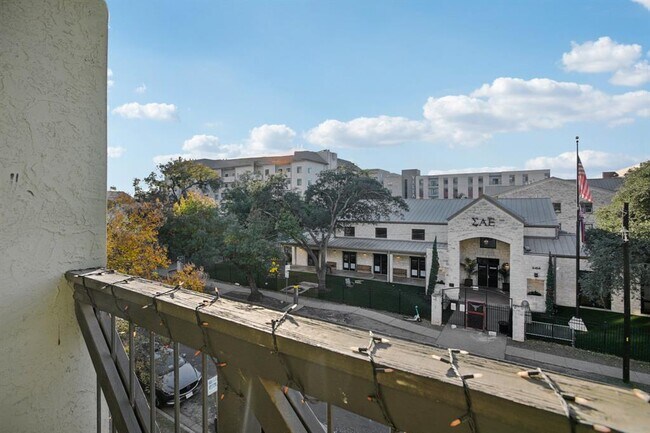 Photo - 807 W 25th St Unidad 302