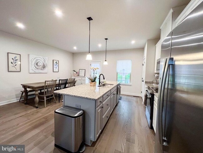 Photo - 4480 Commons Dr