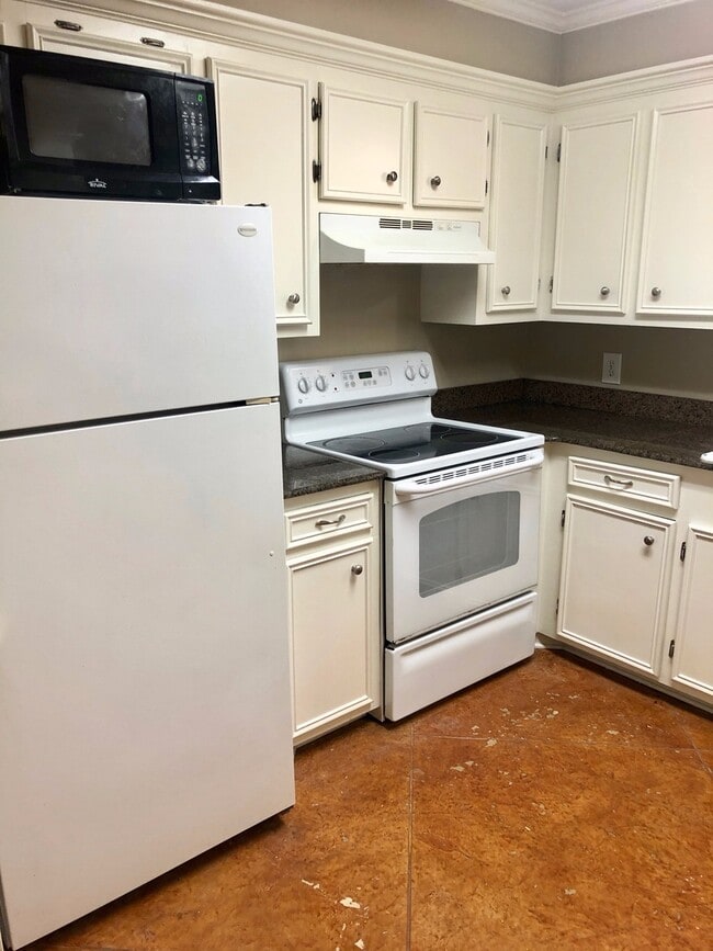 Photo - 2 bed, 1.5 bath in Brandon!