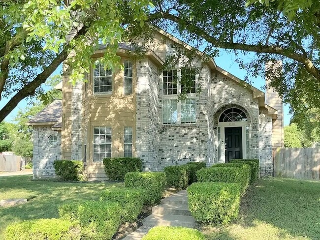 Building Photo - 9214 Oak Hollow Dr Rental
