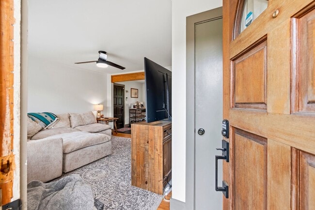 Photo - Updated 3 Bedroom Ranch! **APPLICATION FEE WAIVED** Call for details.