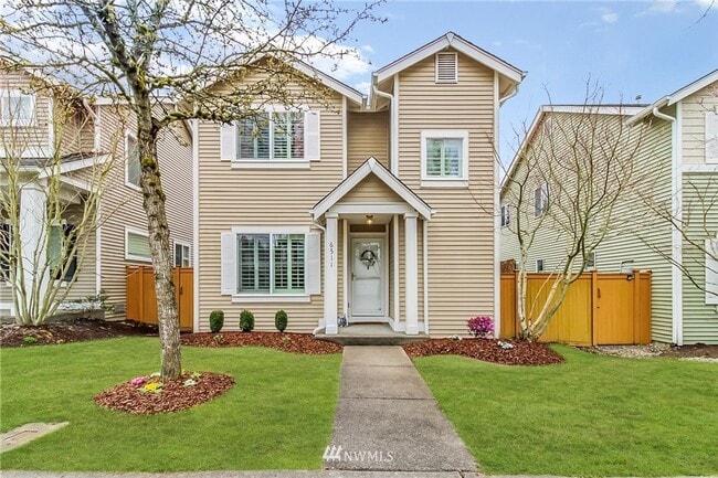 Building Photo - Beautiful Snoqualmie home available for mo...