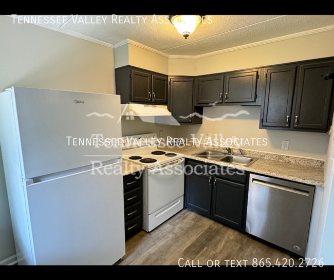 Photo - 2718 Painter Ave SW