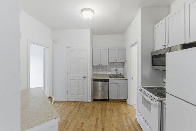 Photo - Lovely 3 BR/1 BA Apartment in H Street Cor...