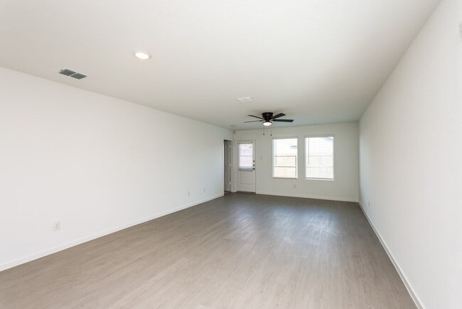 Photo - 1235 Maple St