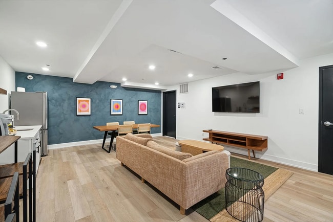 Photo - 901 Leland St Unit 1 Bedroom