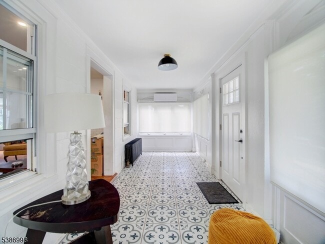 Photo - 415 Orange Rd