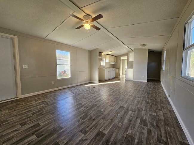 Photo - 210 Jamback Rd