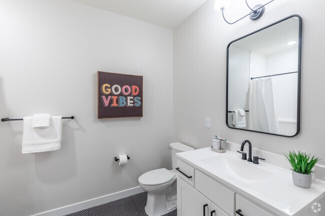 Sala de baño - The Reimagined Arthur May at The Arlington