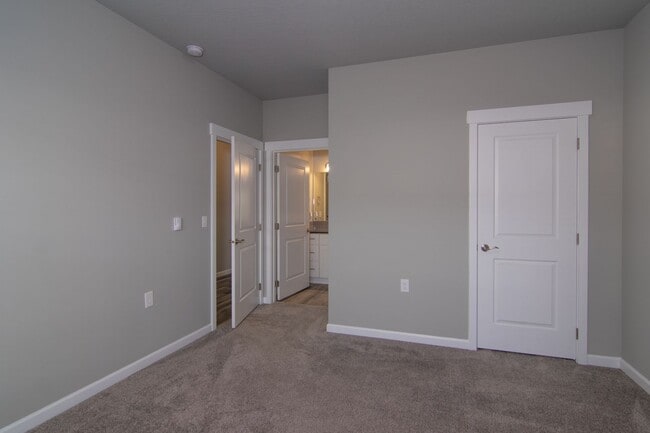 Photo - MOVE IN SPECIAL * 1/2 OFF FIRST MONTHS REN...