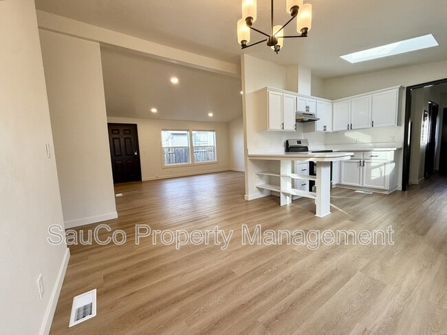 Photo - 548 N 9th St