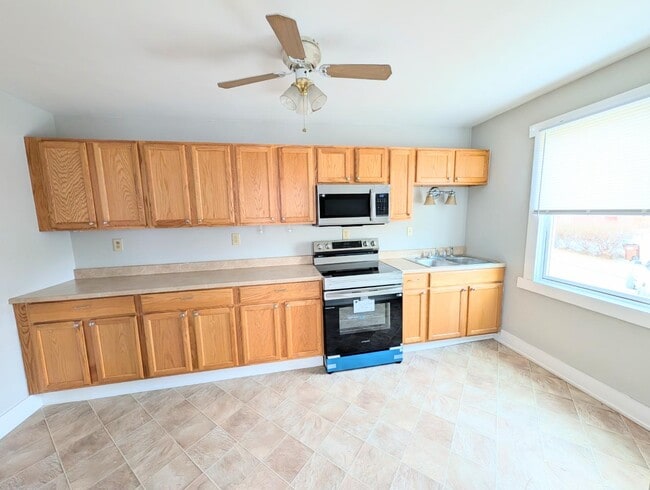 Photo - 317 Third Street - A upstairs