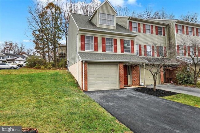 Updated 3 Bed 1.5 Bath Townhouse in Lititz! - Updated 3 Bed 1.5 Bath Townhouse in Lititz!