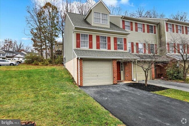 Building Photo - Updated 3 Bed 1.5 Bath Townhouse in Lititz!