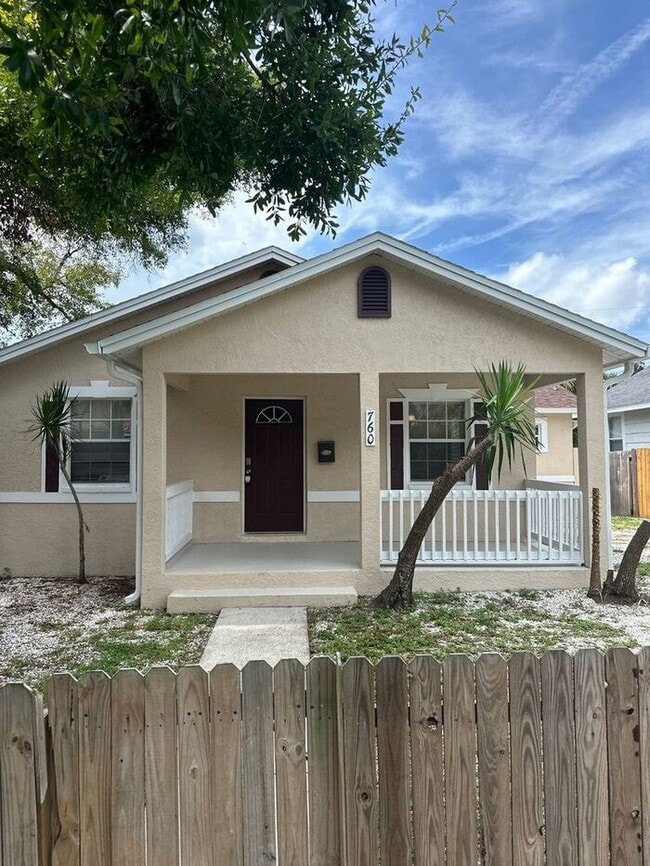 Building Photo - 760 Newton Ave S Rental