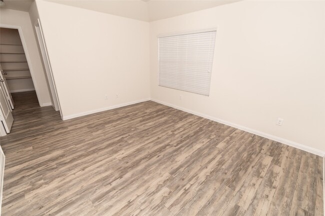 5482 Quail Cove Ln