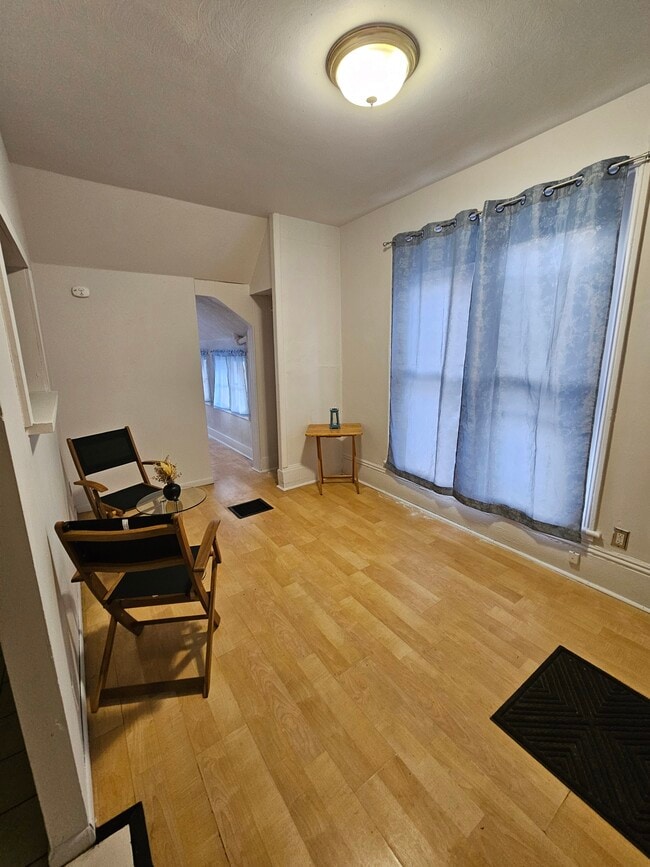 Building Photo - 413 W Vine St Unit 0