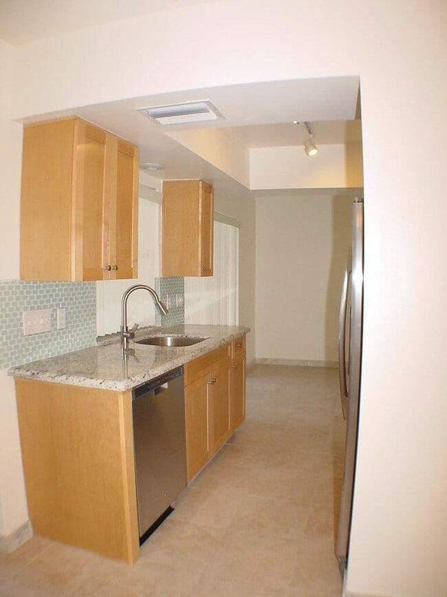 Photo - 590 NE Wavecrest Way