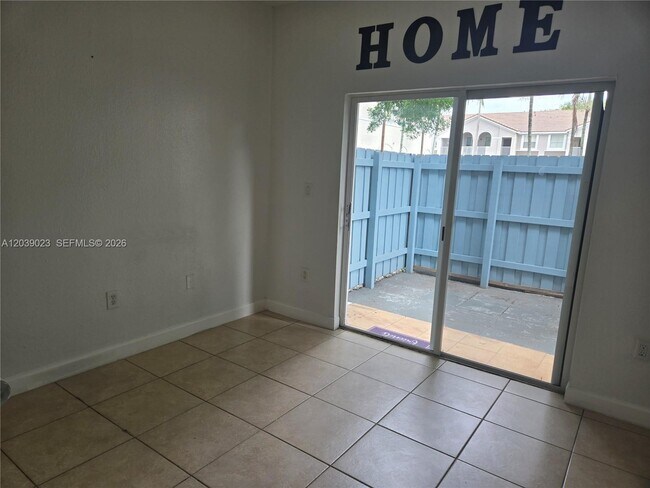 Photo - 1539 SE 27th St Unit 107