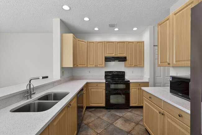 Building Photo - 1104 Oakwater Dr