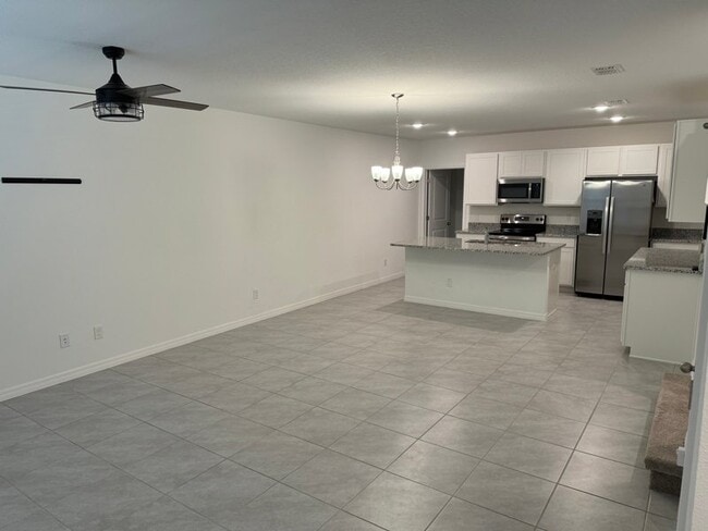 Photo - 648 Belgrove St