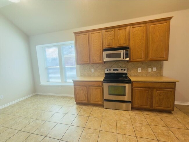 Photo - 3932 Links Ln