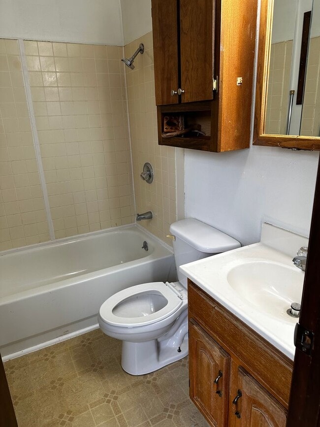 Photo - 745 Elm St Unit 745 1/2 Elm St.