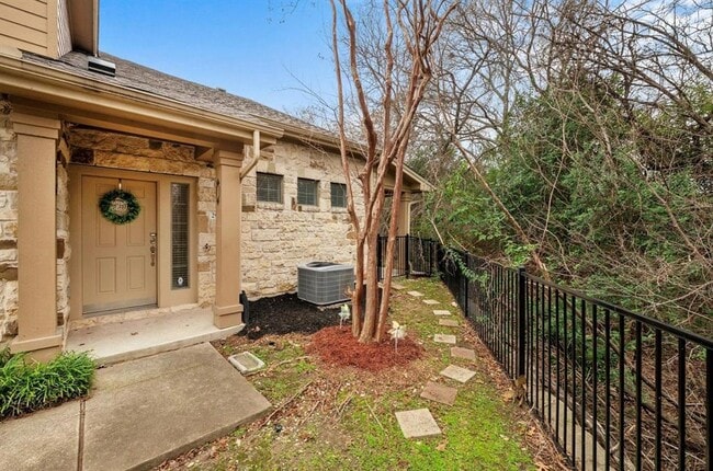 Building Photo - 1310 W Parmer Ln Unit 2903