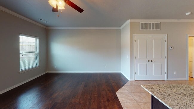 Building Photo - 2705 W Shasta Rd