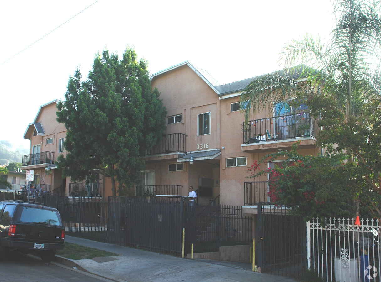 Photo - 3316-3320 Chapman Ave Apartments