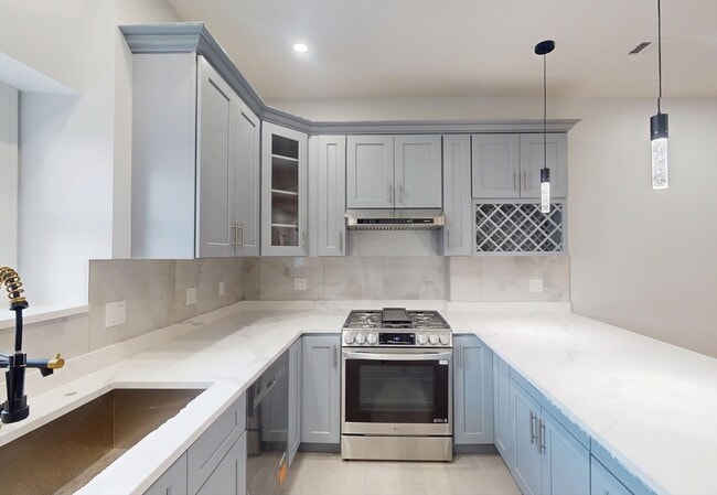 Photo - 14 King St Unit 3