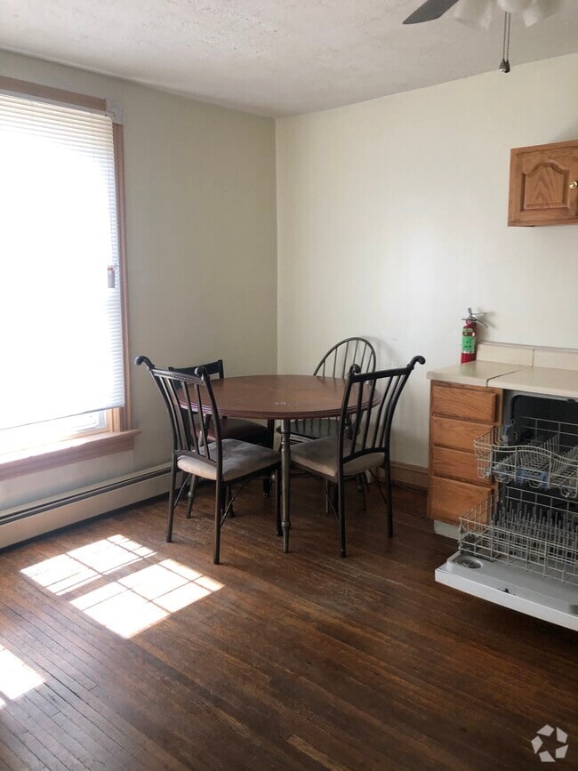 Building Photo - 222 W Main St Unit 2 Rental